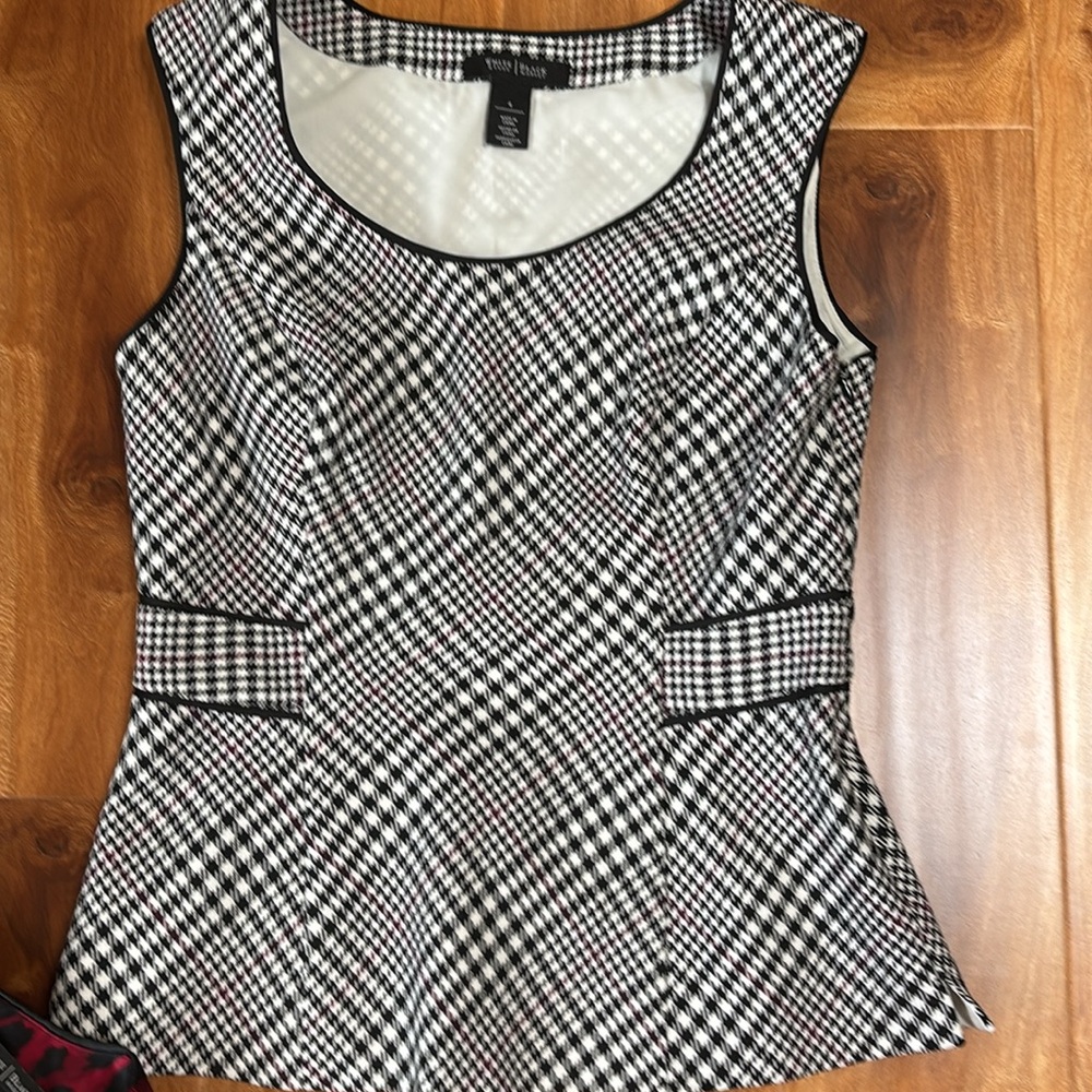 White House Black Market Women's Tops - Black, White, Red, Gray, brown - Picture 5 of 5